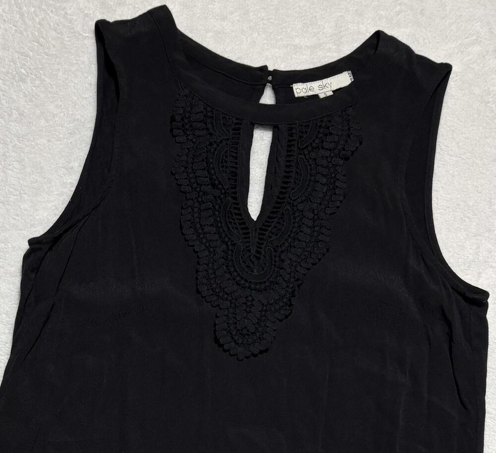 Pale Sky Blouse Womens Small Black Sleeveless Lace Crochet Keyhole Boho Rayon